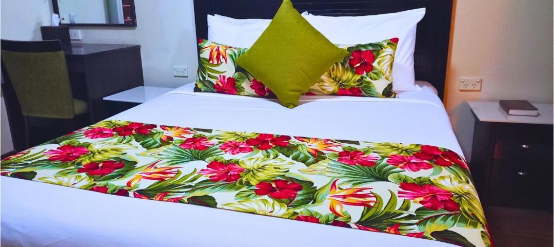 Tokatoka Resort Hotel Nadi Exteriör bild